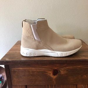 Women’s,Reebok,ERS Deluxe Chelsea running shoe 8.5